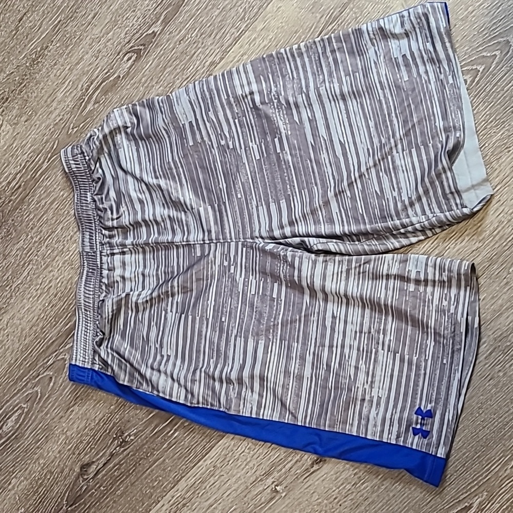 UNDER ARMOUR Athletic Shorts YXL